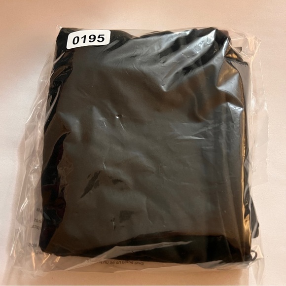 Beyond Yoga Black Hidden Pocket Infinity Scarf - Picture 8 of 8